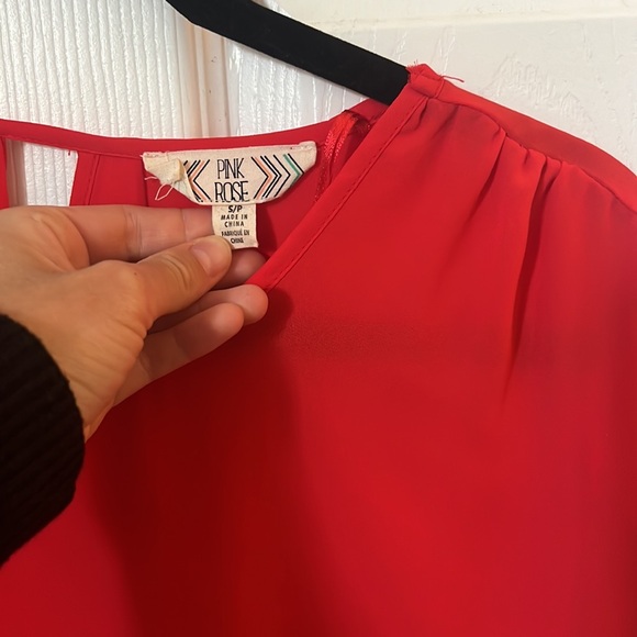 Red Size S Pink Rose Shirt - Picture 2 of 3